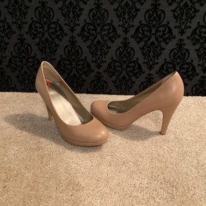 Franco Sarto leather pump